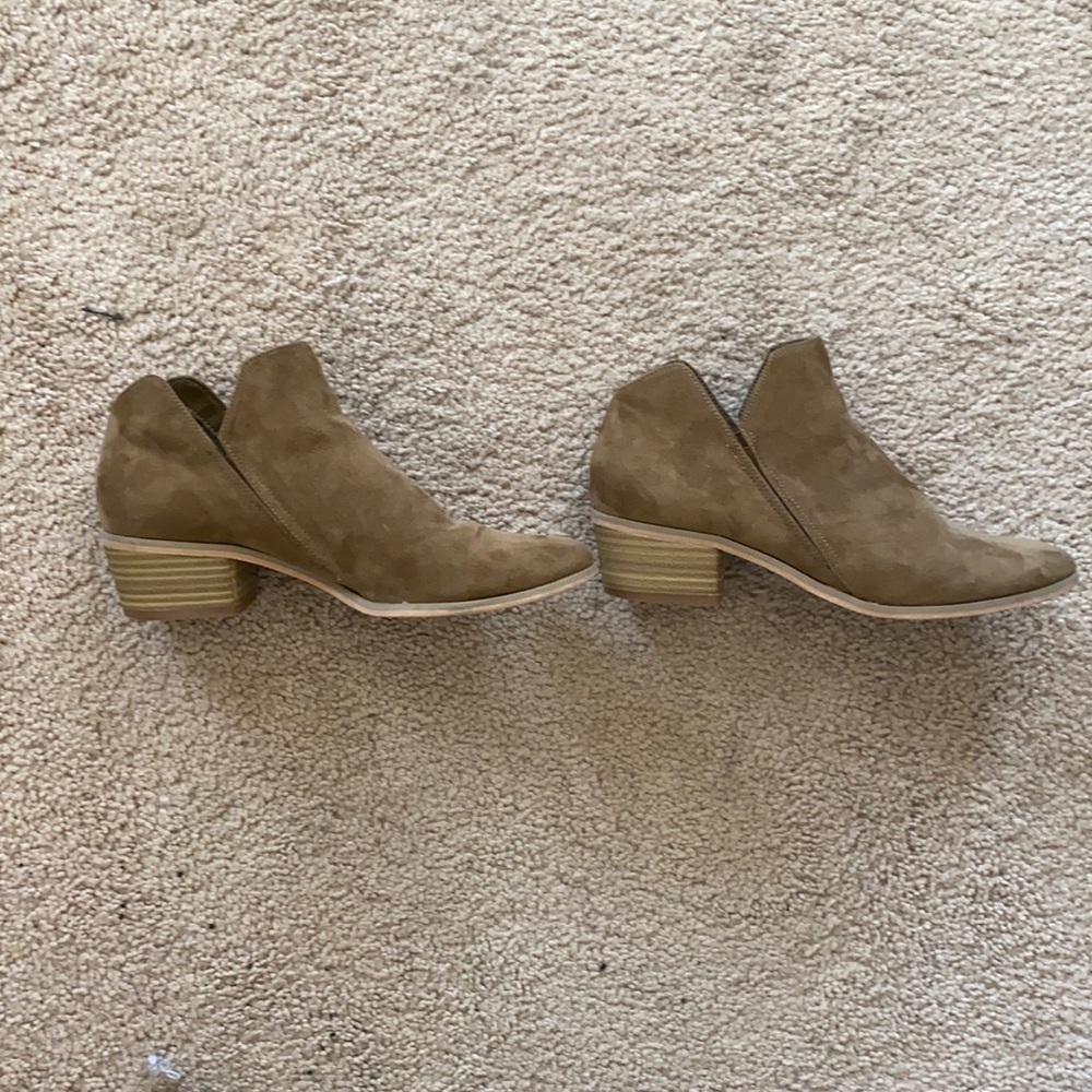 Tan dolce vida booties